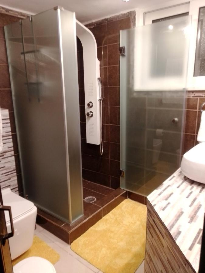 Precious Apartment Corinth Екстер'єр фото