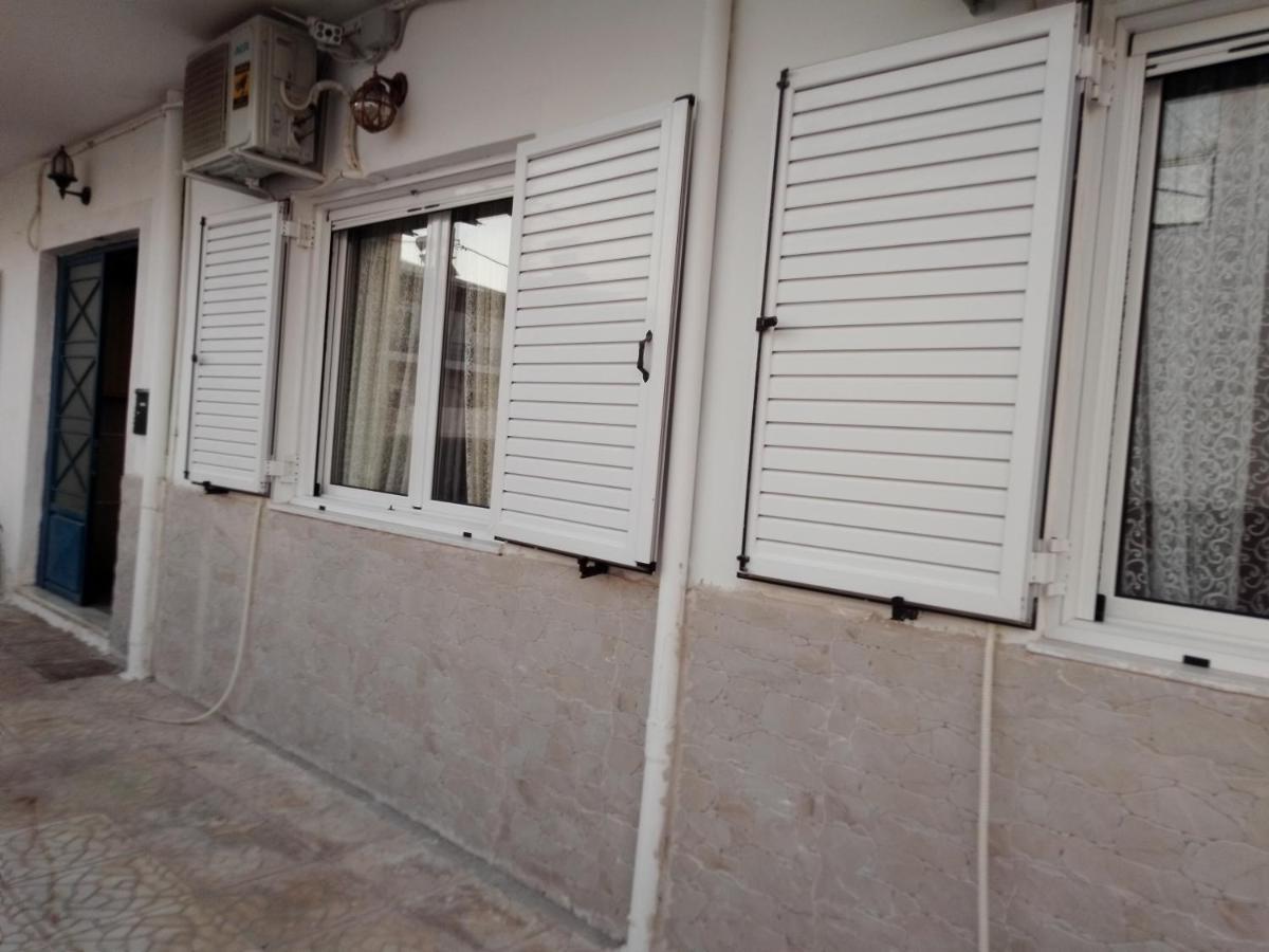 Precious Apartment Corinth Екстер'єр фото