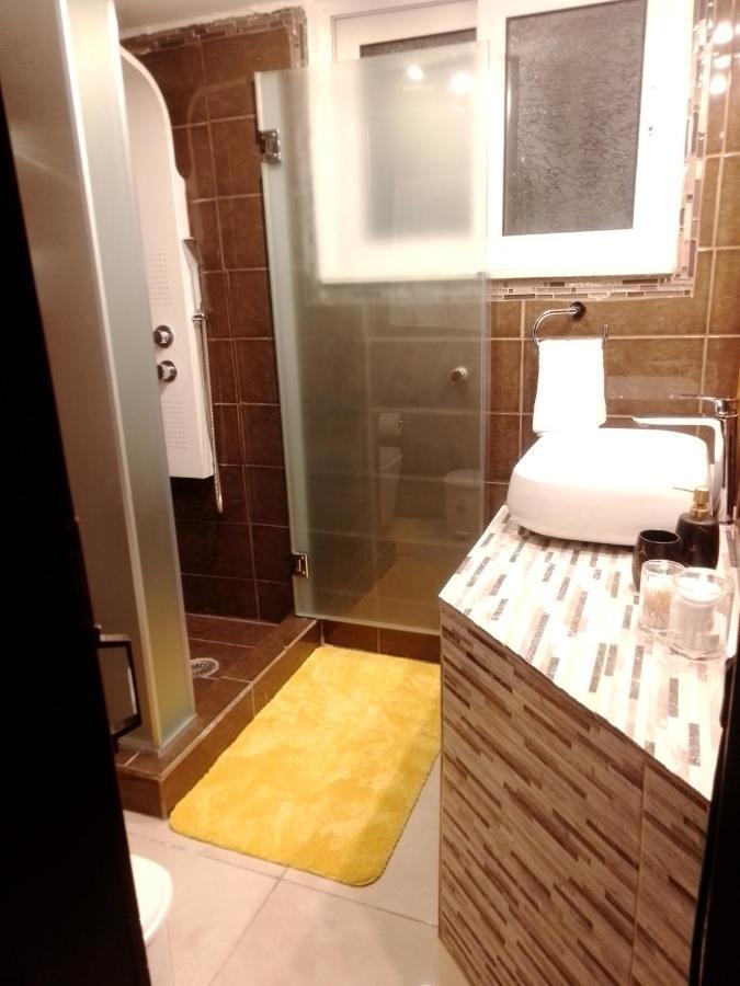 Precious Apartment Corinth Екстер'єр фото
